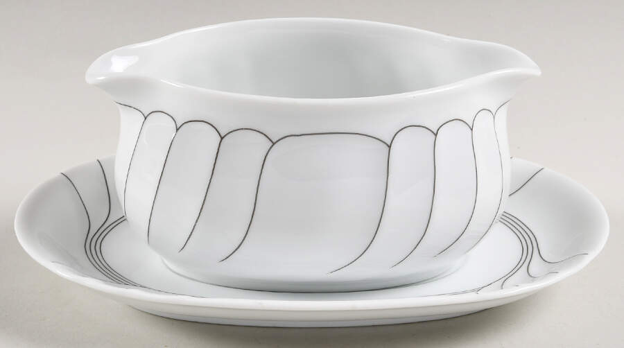 Fleetwood Gravy Boat & Underplate by Mikasa-1