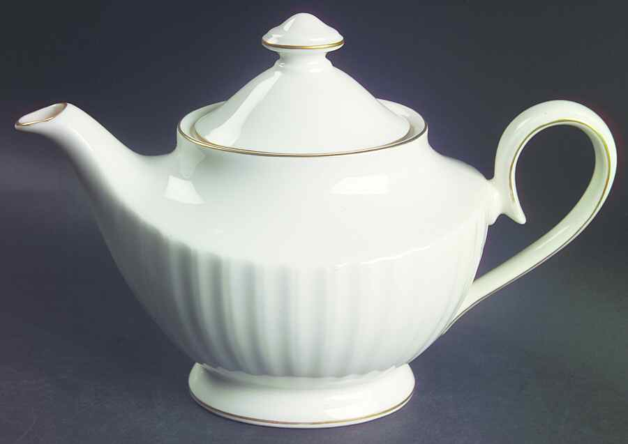 Fluted Gold Teapot & Lid by Mikasa-1