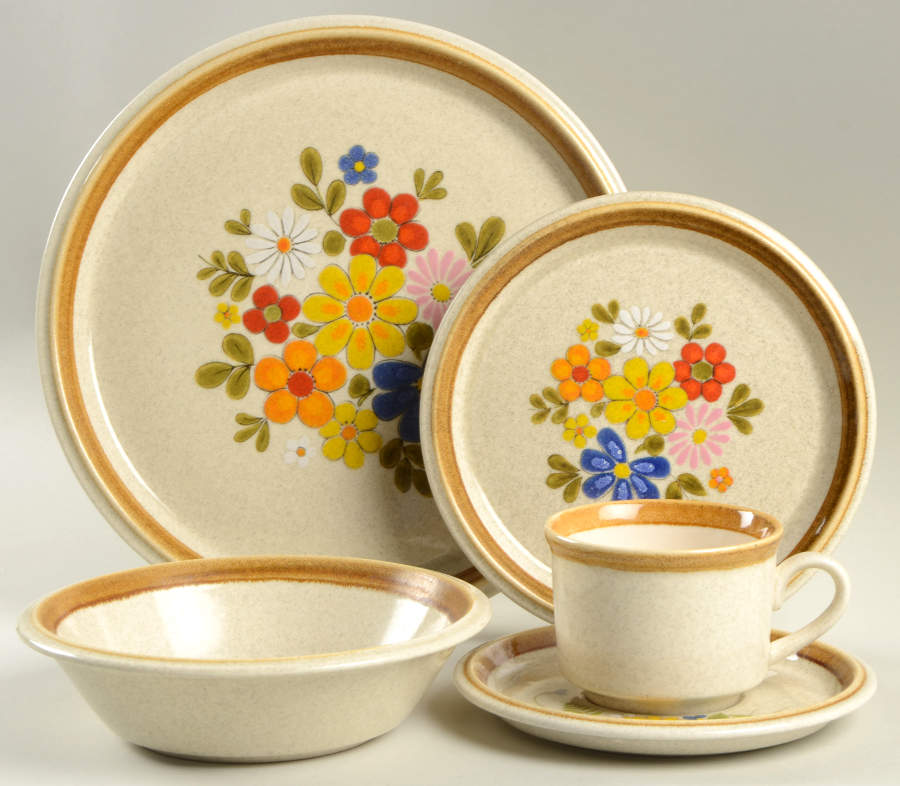 Floribunda 5 Piece Place Setting by Mikasa-1