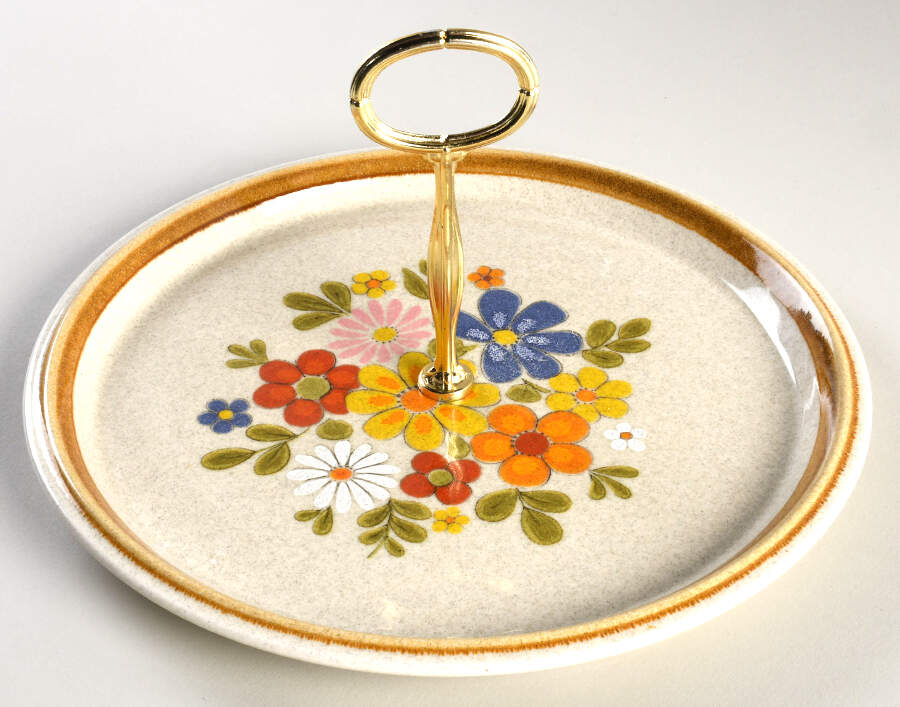 Floribunda Round Serving Plate with Center Handle (Dp) Hc by Mikasa-1