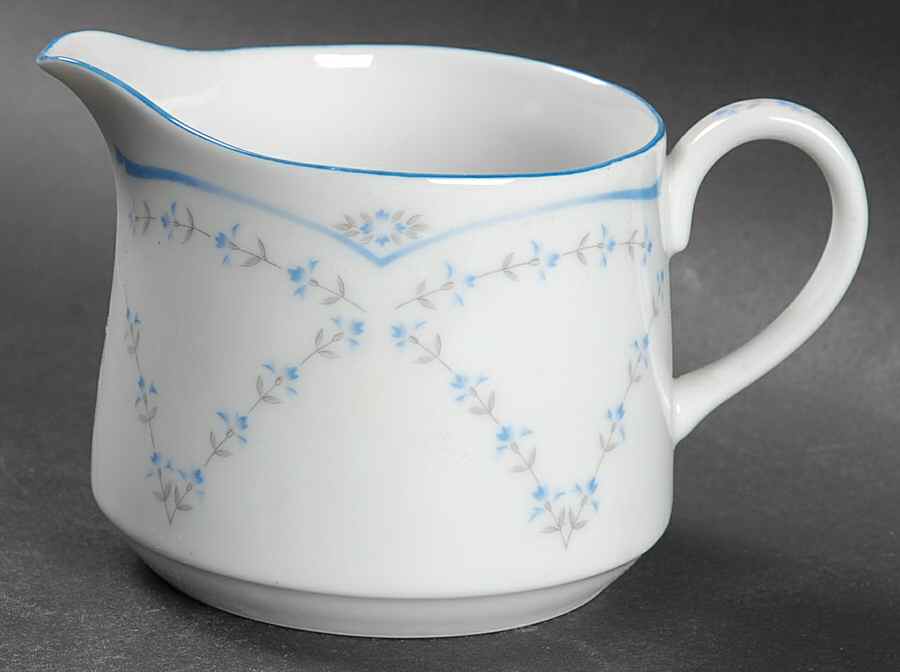 Fountainbleau Creamer by Mikasa-1