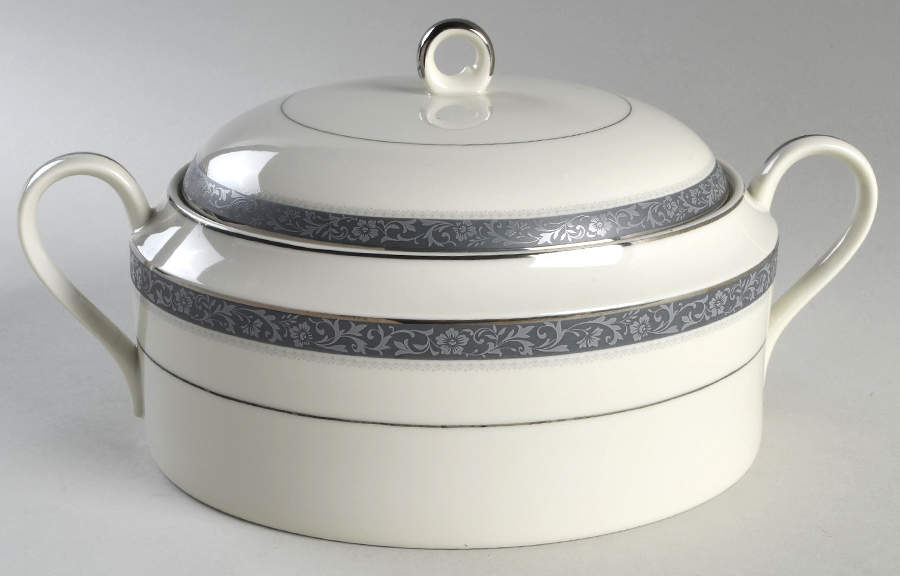 Forsythe 2.5 Qt Round Covered Casserole by Mikasa-1