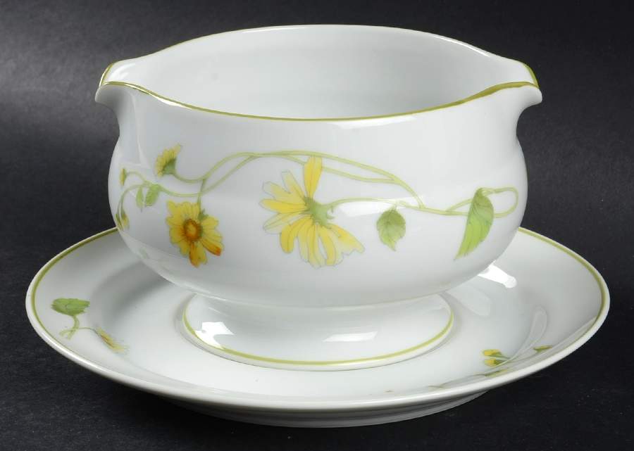 Fresh As A Daisy Gravy Boat & Underplate by Mikasa-1