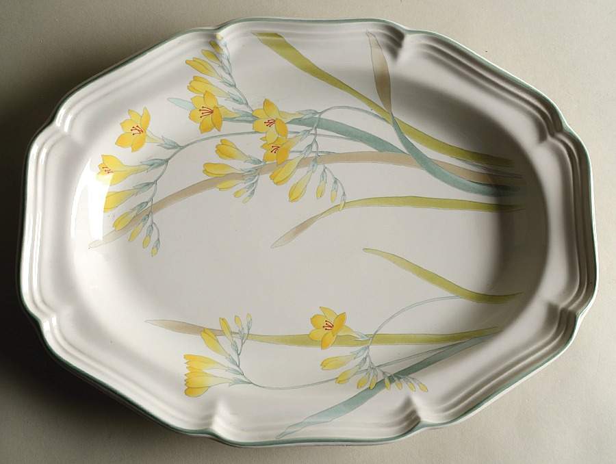 Freesia 14" Oval Serving Platter by Mikasa-1