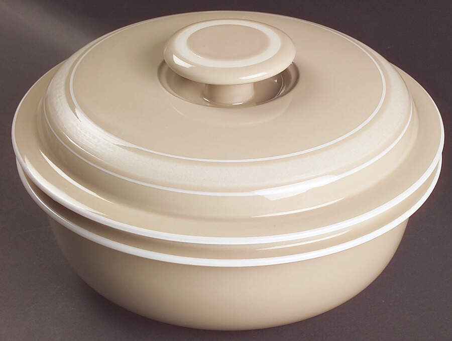 Free Spirit 2.5 Qt Round Covered Casserole by Mikasa-1