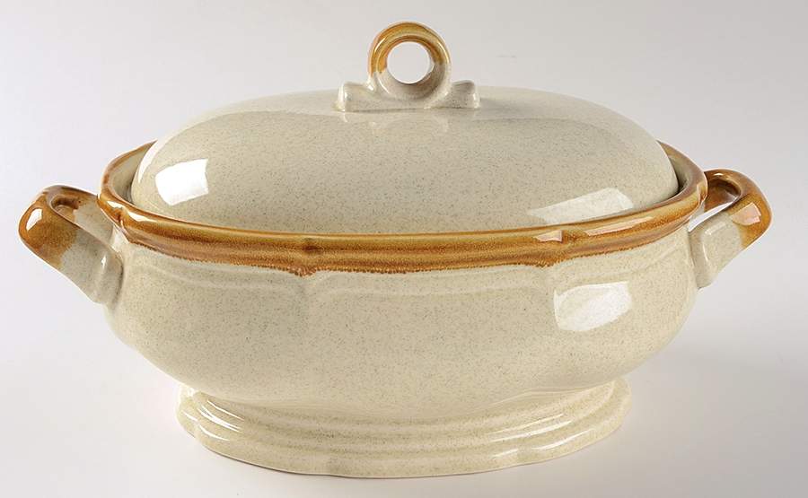Garden Club 2.5 Quart Oval Covered Casserole by Mikasa-1