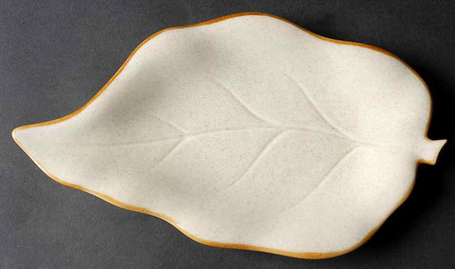 Garden Club 10" Leaf Dish by Mikasa-1