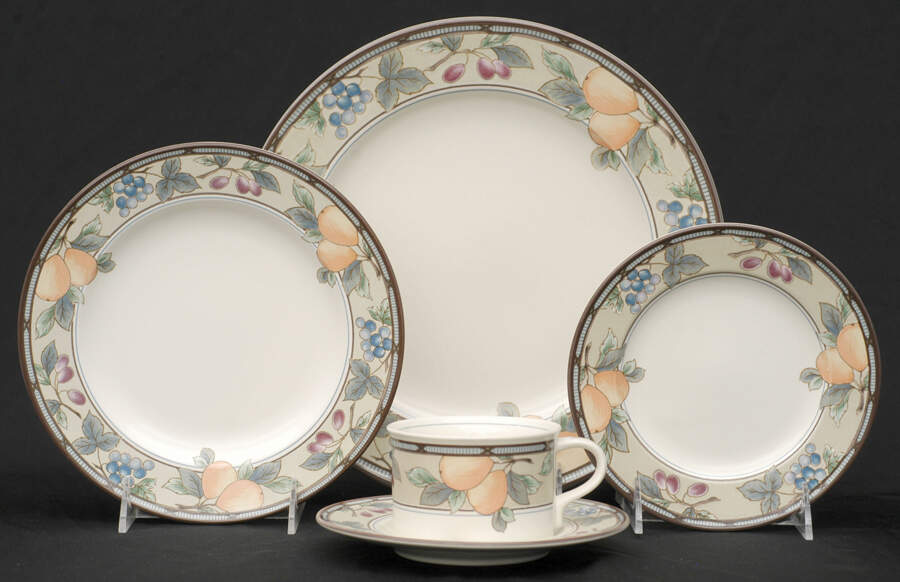 Garden Harvest 40 Piece Estate Set by Mikasa-1