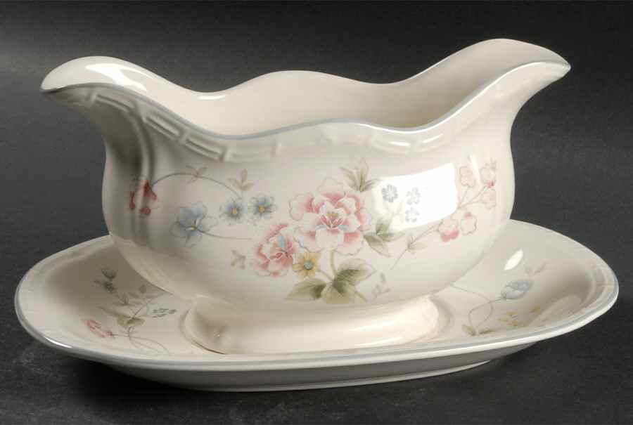 Gardena Gravy Boat & Underplate by Mikasa-1