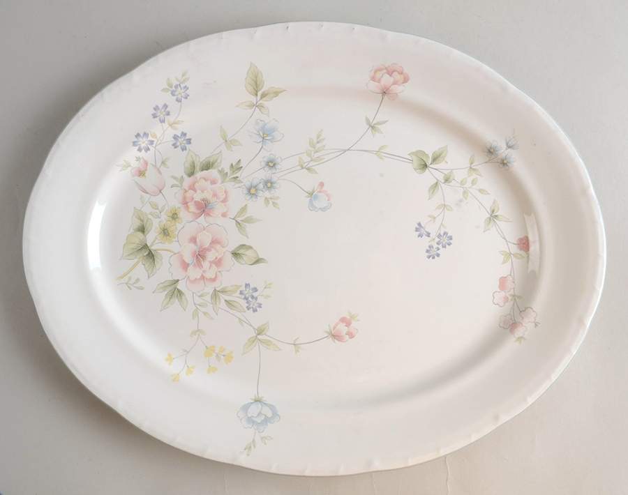 Gardena 14" Oval Serving Platter by Mikasa-1