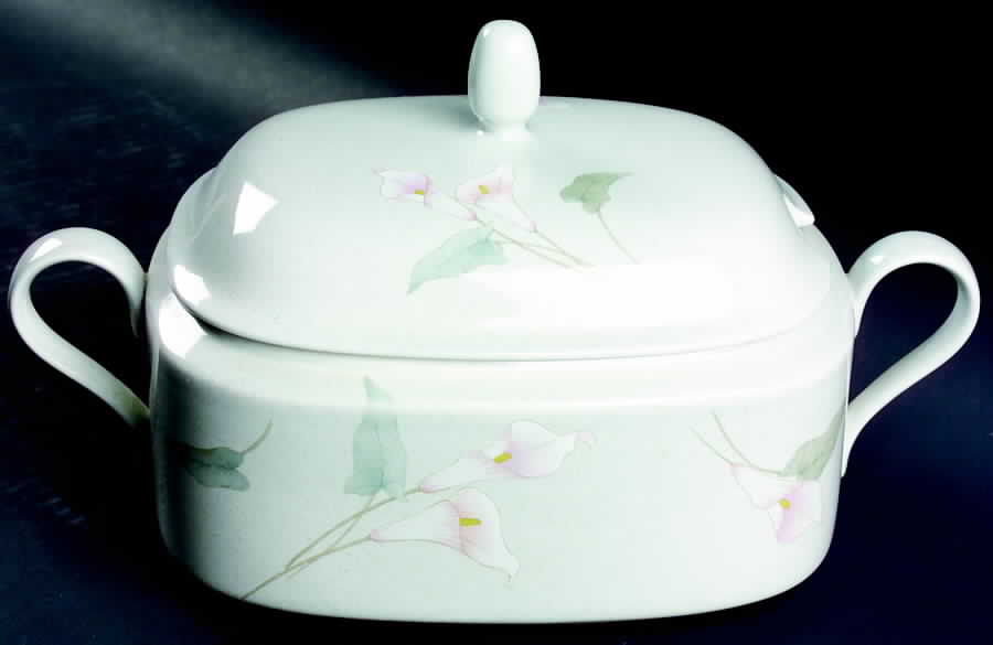 Gardenside Tureen &  Lid by Mikasa-1