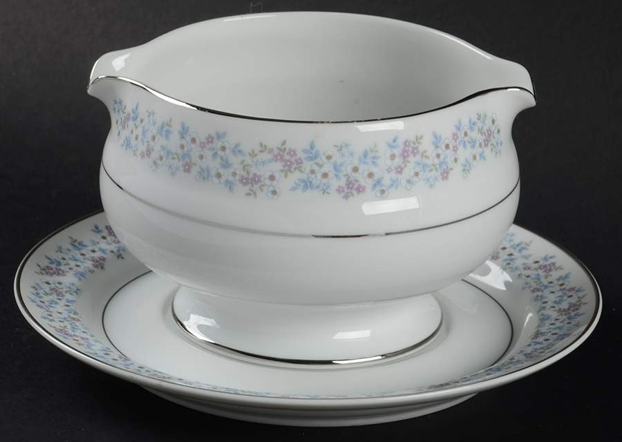 Garland Gravy Boat & Underplate by Mikasa-1