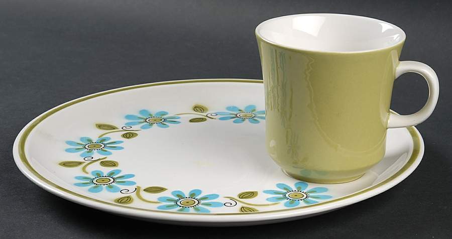 Garland Snack Plate & Reg Fl Cup by Mikasa-1