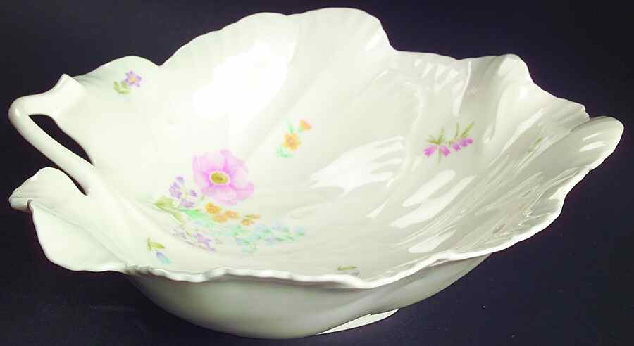 Gentle Breeze Leaf Shaped Dish by Mikasa-1