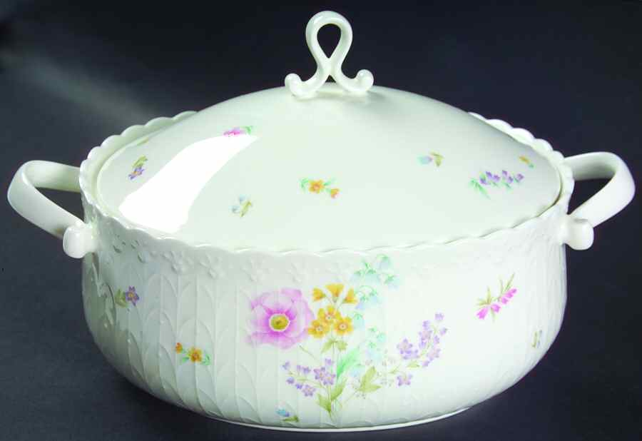 Gentle Breeze Oval Covered Vegetable by Mikasa-1