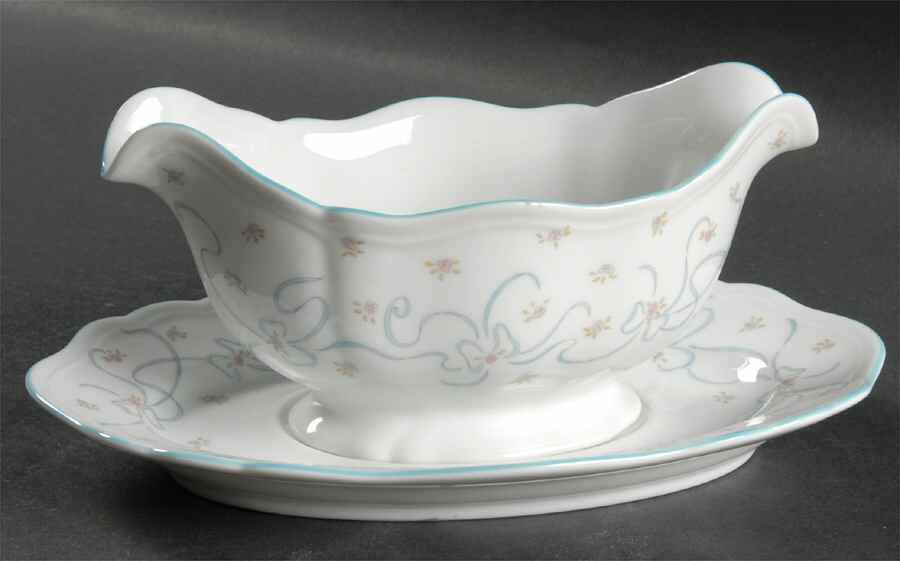 Gigi Gravy Boat & Underplate by Mikasa-1