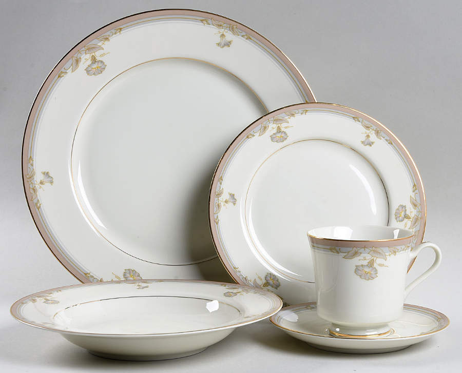 Gloria (L5505, Grand Ivory) 5 Piece Place Setting by Mikasa-1