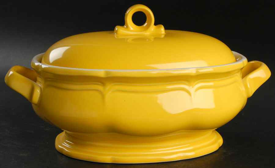 Golden Glow 2 Quart Oval Covered Casserole by Mikasa-1