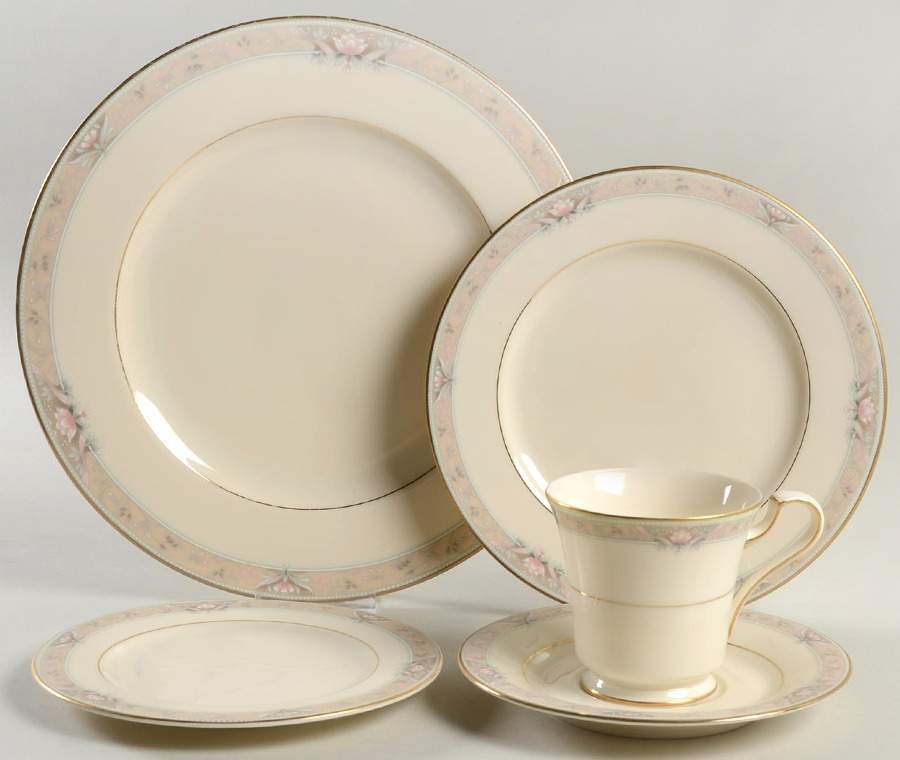 Grandville 5 Piece Place Setting by Mikasa-1