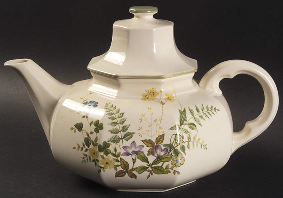 Greenery Teapot & Lid by Mikasa-1