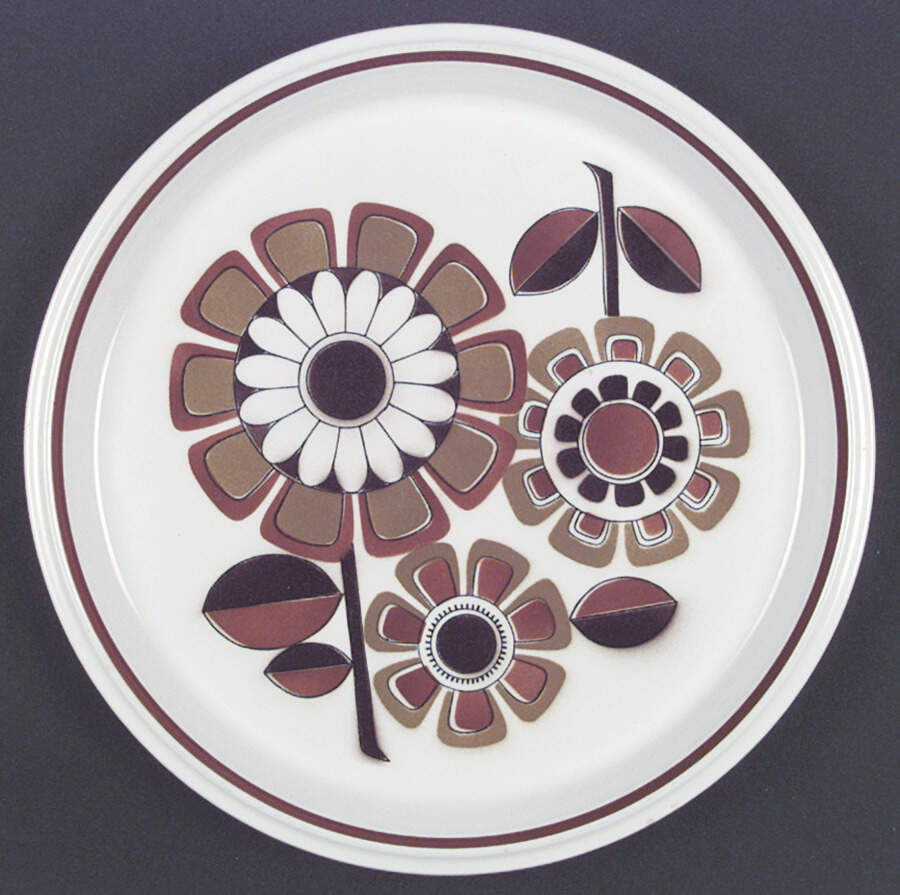 Grenadier Dinner Plate by Mikasa-1