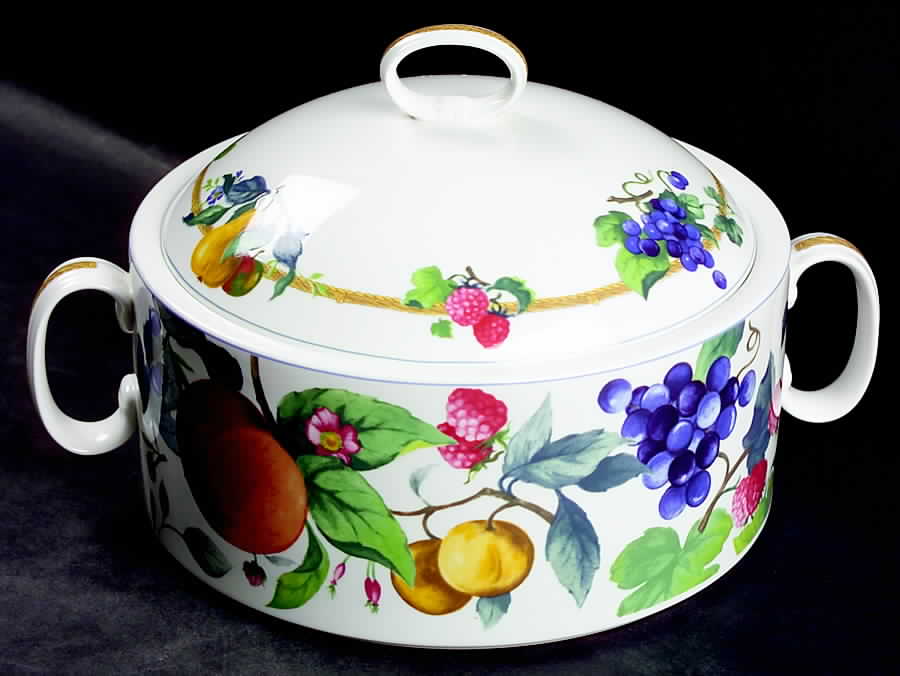 Grande Harvest 2 Qt Round Covered Casserole by Mikasa-1