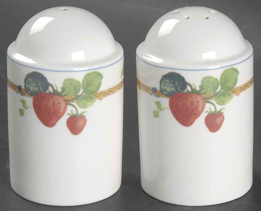 Grande Harvest Salt & Pepper Set by Mikasa-1