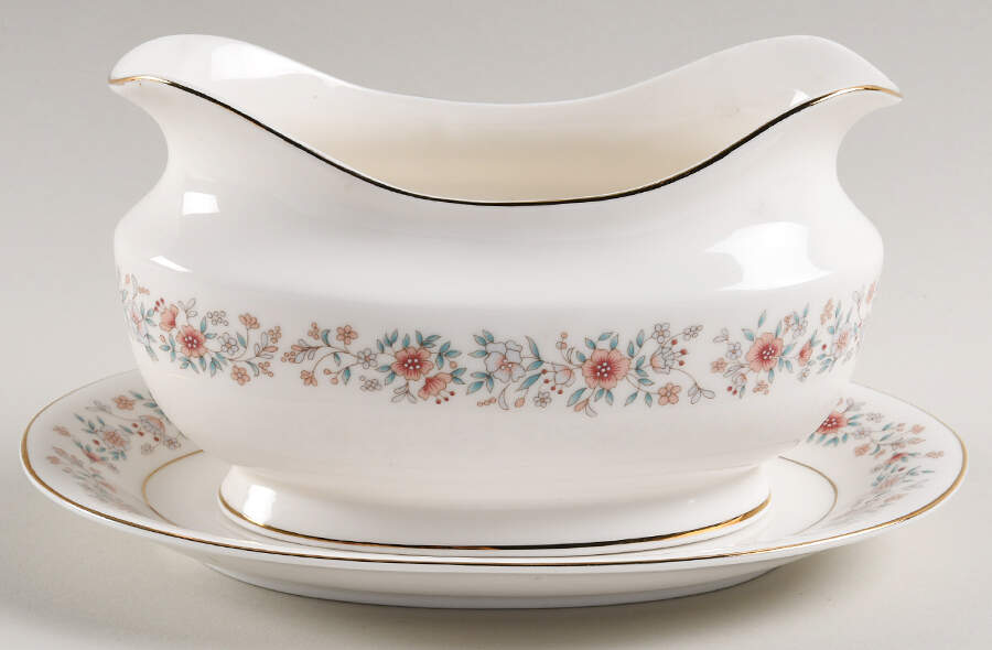 Grosvenor Gravy Boat & Underplate by Mikasa-1