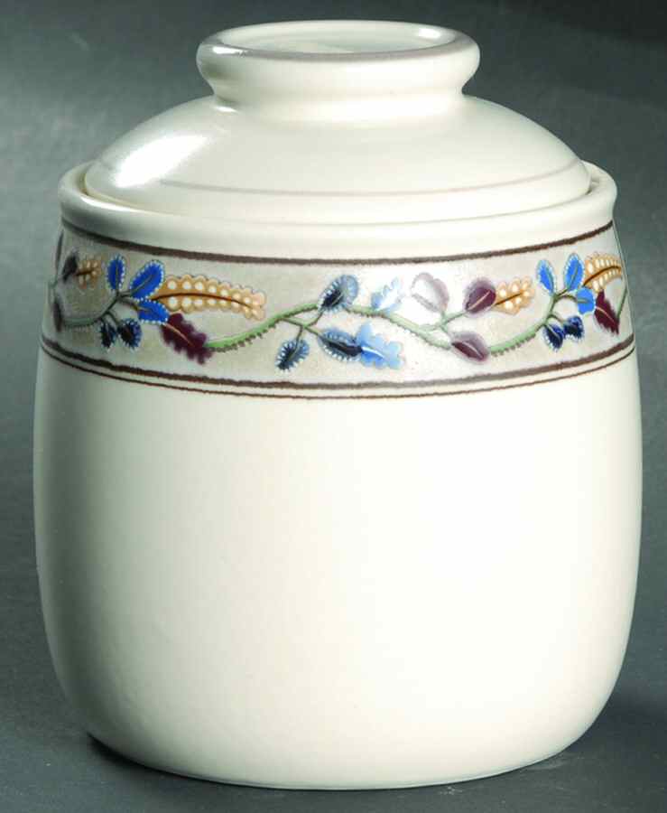 Hacienda Small Canister & Lid by Mikasa-1