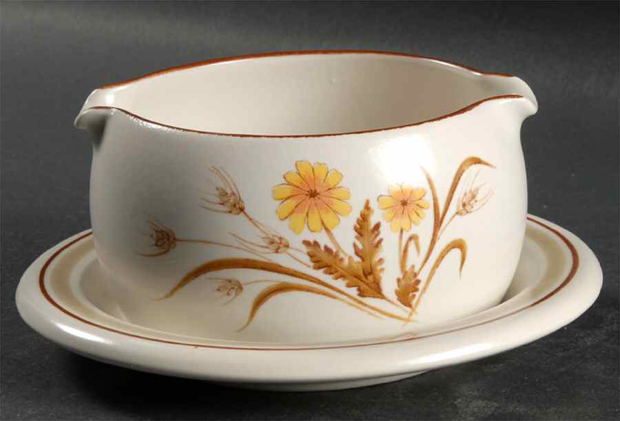 Harvest Moon Gravy Boat & Underplate by Mikasa-1