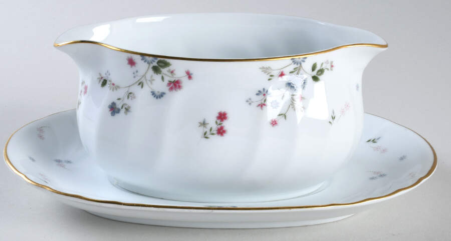 Hastings Gravy Boat & Underplate by Mikasa-1