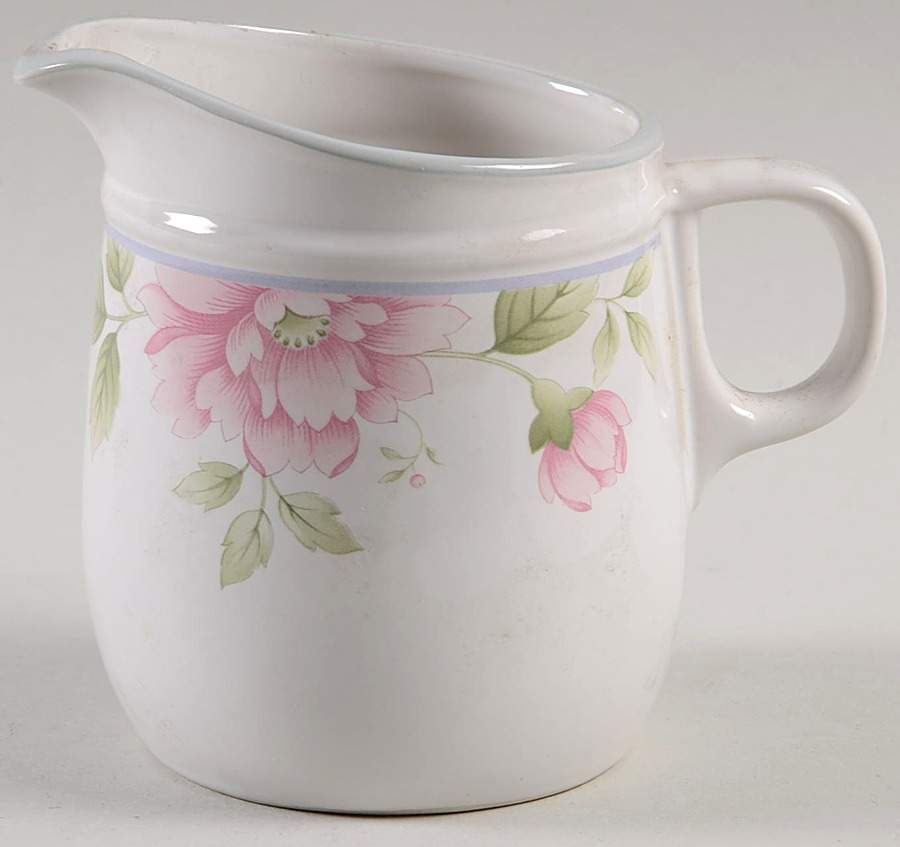 Hearts Delight Creamer by Mikasa-1