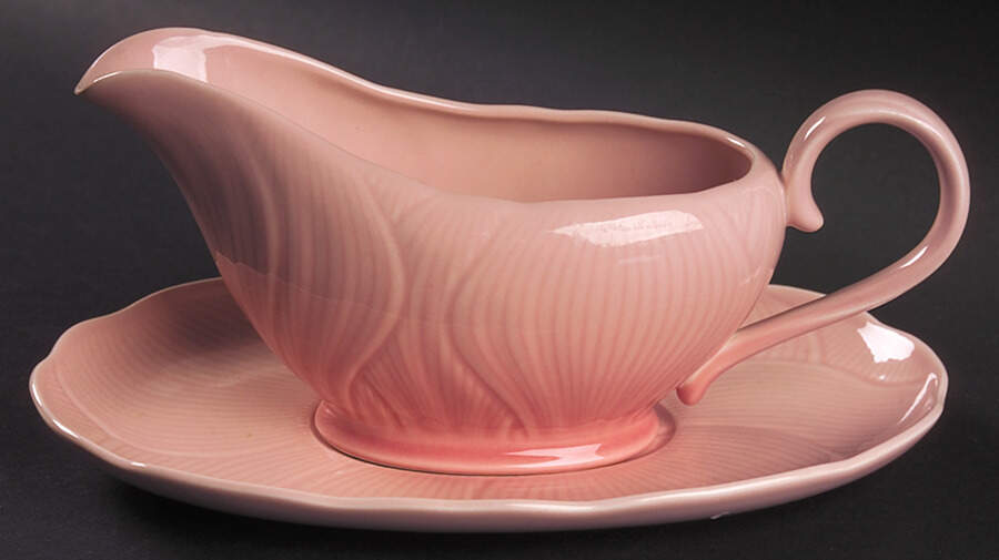 Hibiscus Pale Pink Gravy Boat & Underplate by Mikasa-1