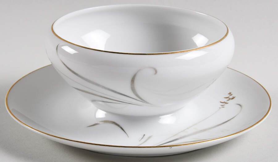 Hisako Gravy Boat with Attached Underplate by Mikasa-1