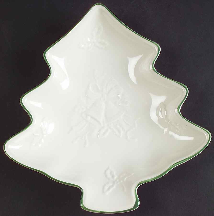 Holiday Season 1 Part Medium Tree Shaped Dish by Mikasa-1