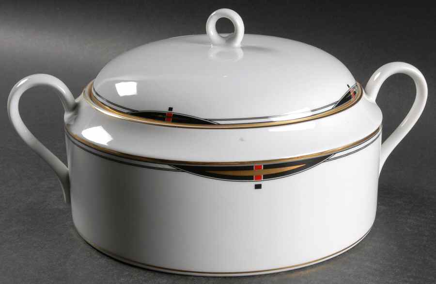 Imperial Hall 2.5 Qt Round Covered Casserole by Mikasa-1