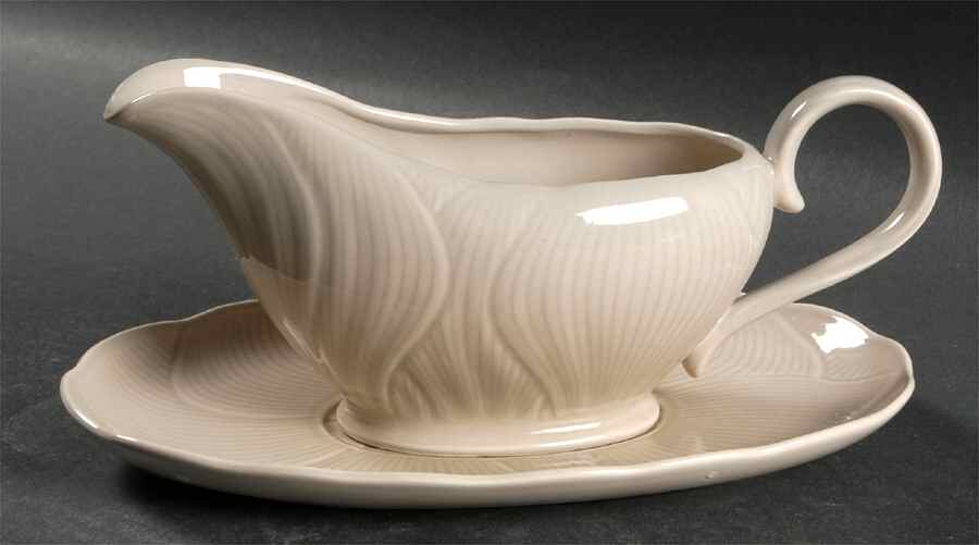 Iris Gravy Boat & Underplate by Mikasa-1
