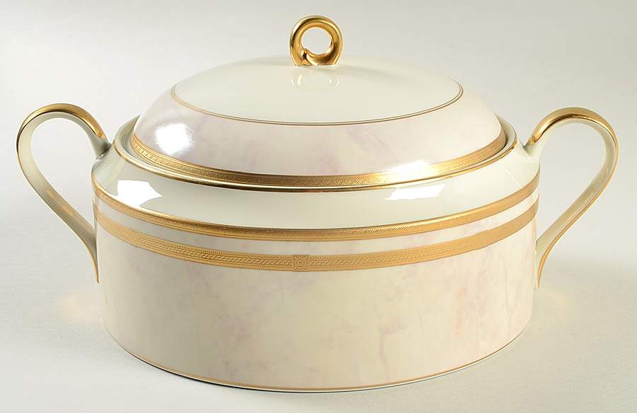 Ivory Florentine 2.5 Qt Round Covered Casserole by Mikasa-1