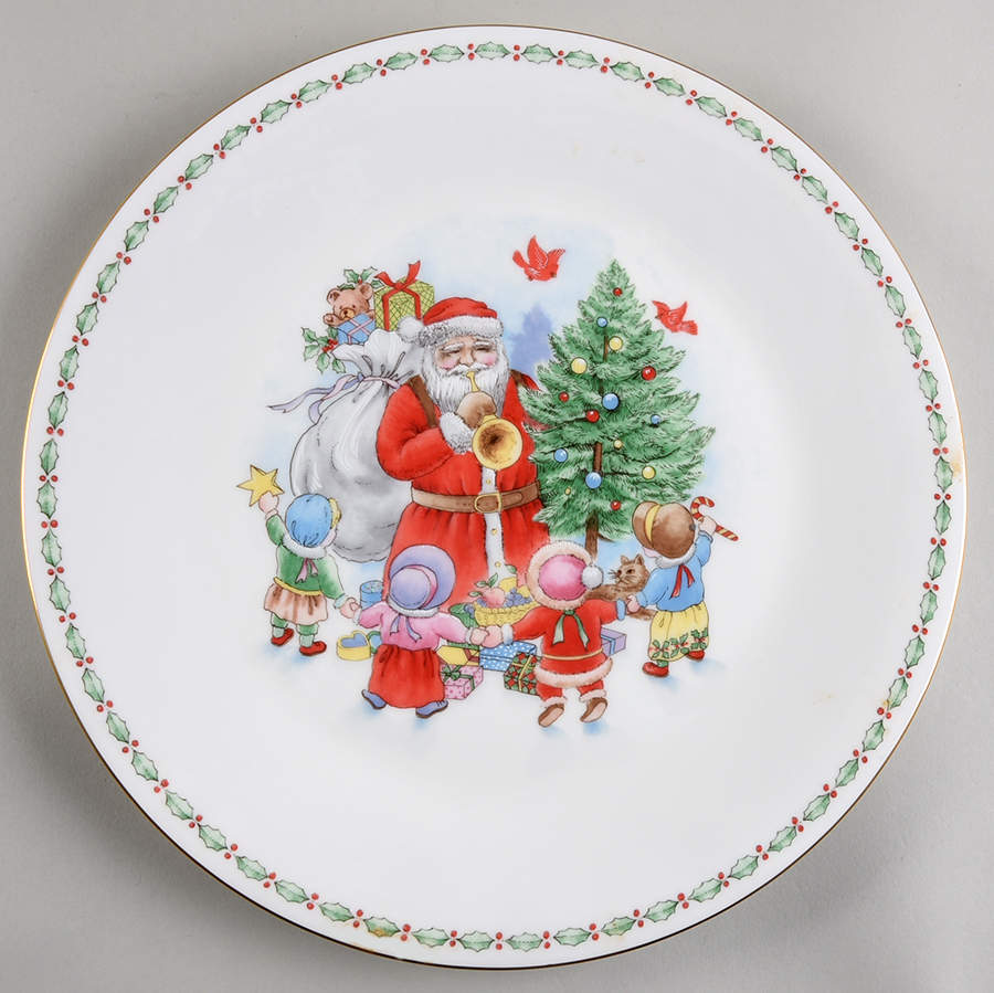 Jolly St. Nick 12" Chop Plate (Round Platter) by Mikasa-1