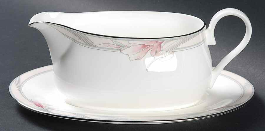 Joy Gravy Boat & Underplate by Mikasa-1