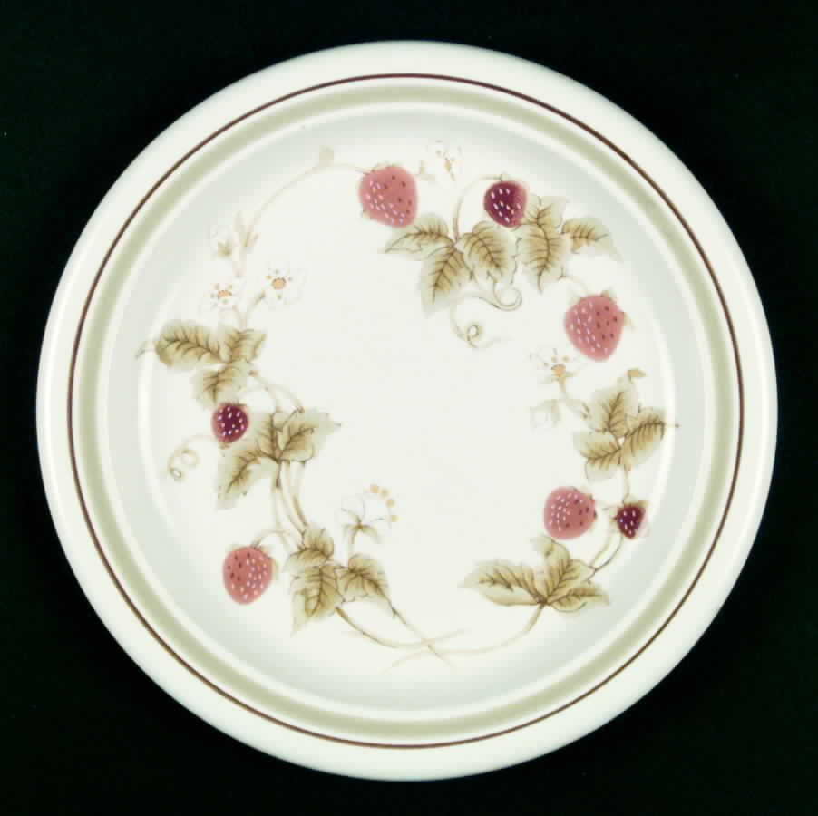 Just Berries Dinner Plate by Mikasa-1