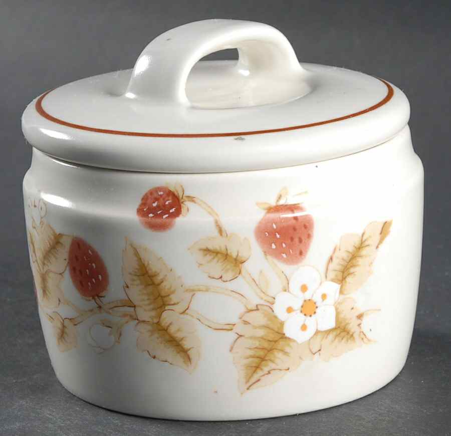 Just Berries Sugar Bowl & Lid by Mikasa-1