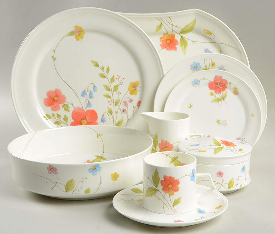 Just Flowers 45 Piece Starter Set by Mikasa-1