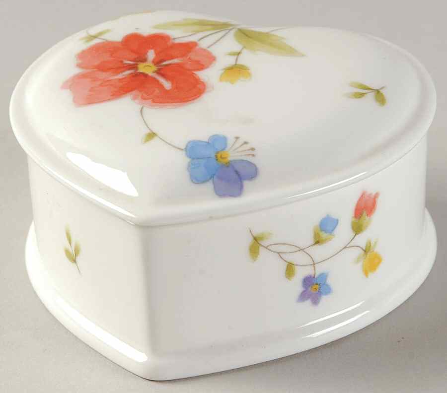 Just Flowers Heart Shape Box & Lid by Mikasa-1