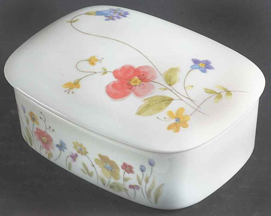 Just Flowers Oblong Box & Lid by Mikasa-1
