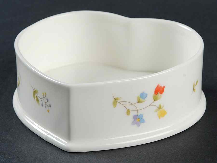 Just Flowers Heart Shape Box No Lid by Mikasa-1