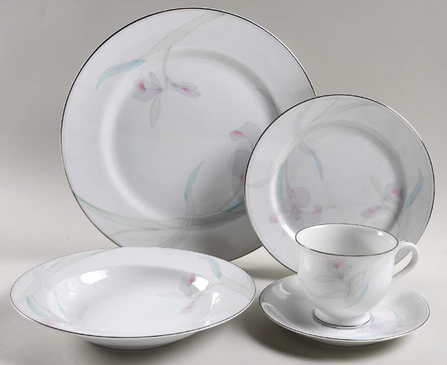 June Garden 5 Piece Place Setting by Mikasa-1