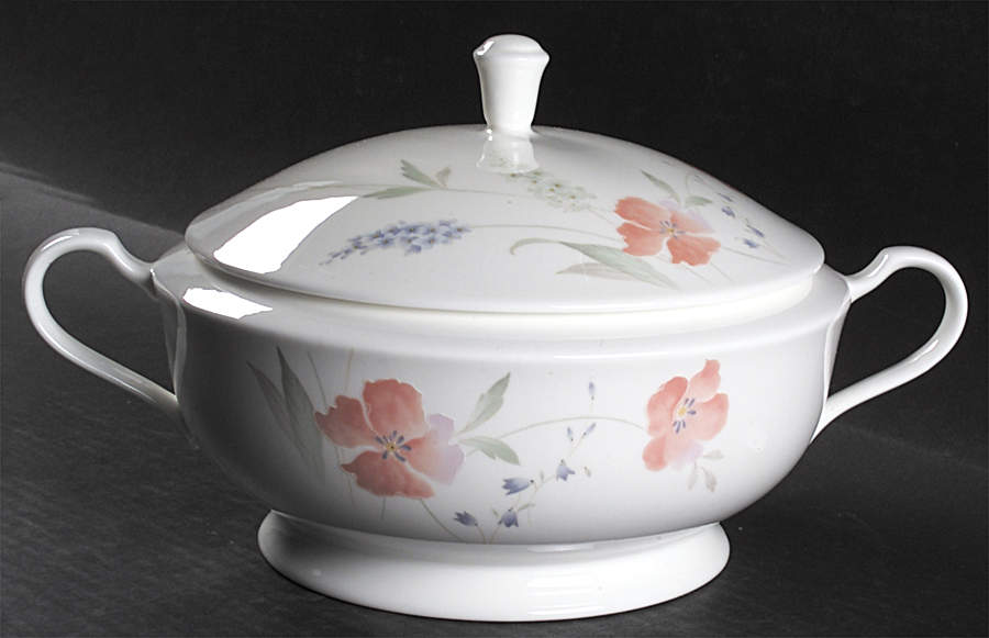 Just Love Round Covered Vegetable by Mikasa-1