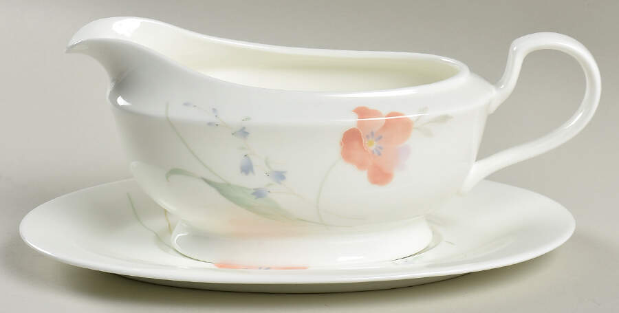 Just Love Gravy Boat & Underplate by Mikasa-1