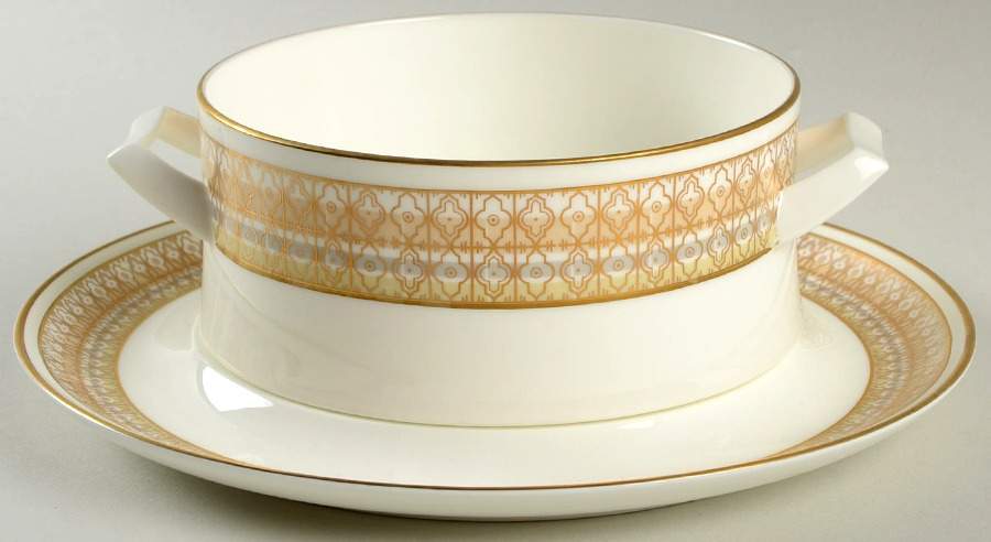 Lacerna Gravy Boat & Underplate by Mikasa-1